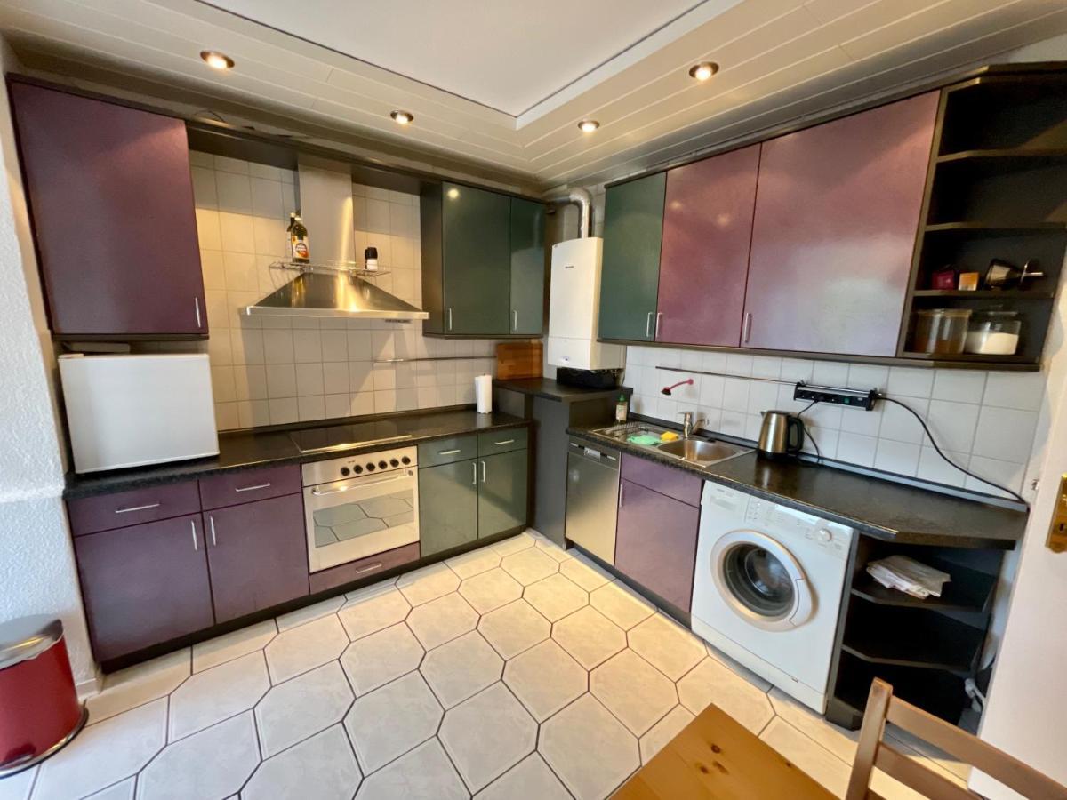Purple Kitchen - Apartment Mit Grosser Wohnkueche Бремергафен Екстер'єр фото