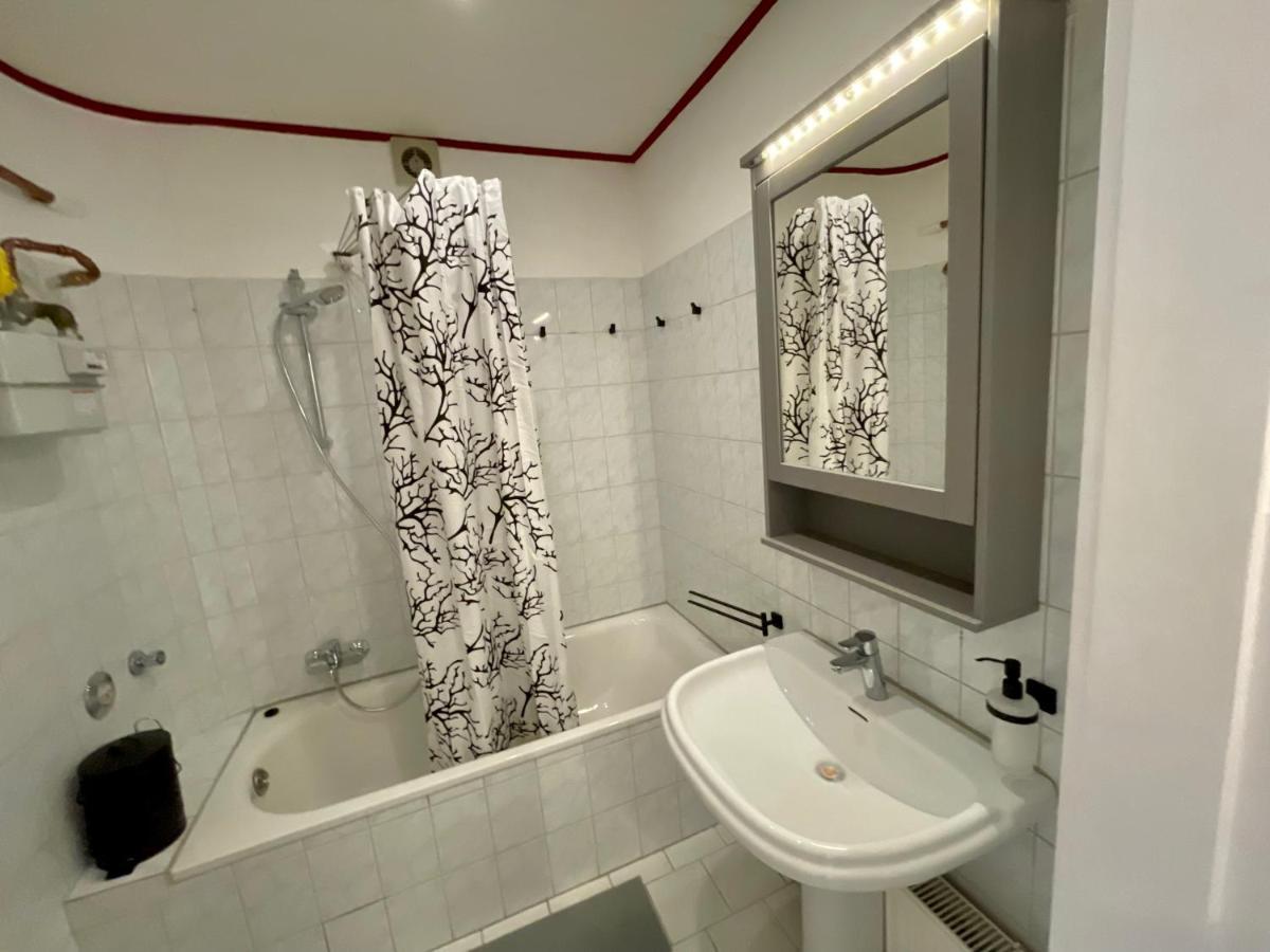 Purple Kitchen - Apartment Mit Grosser Wohnkueche Бремергафен Екстер'єр фото